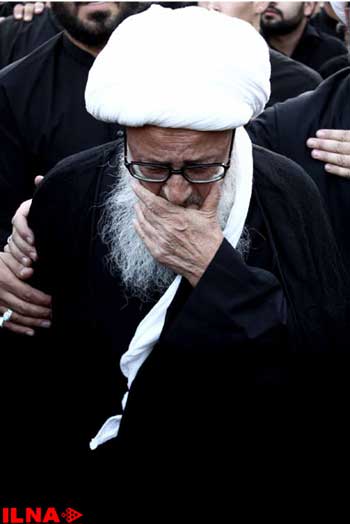 راهپيمايي حضرت ايت الله وحيد خراساني به سمت حرم مطهر فاطمه معصومه س