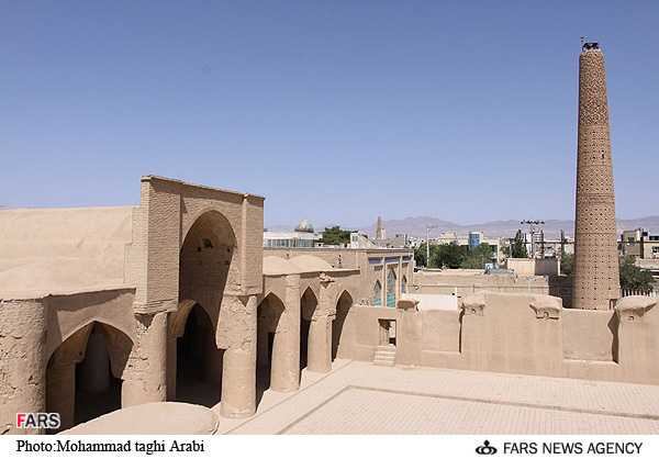 مسجد تاريخانه دامغان