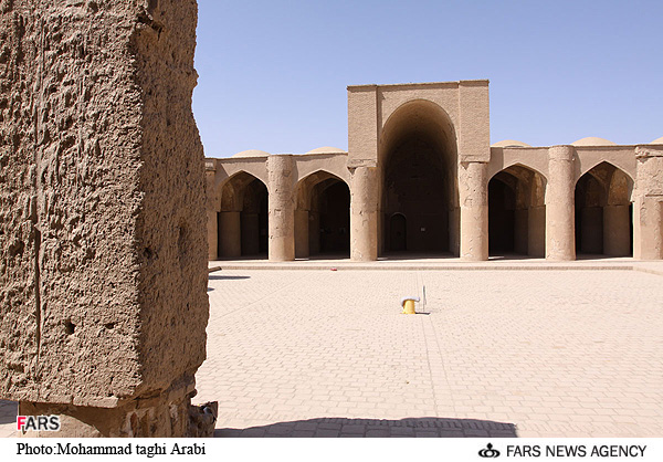 مسجد تاريخانه دامغان
