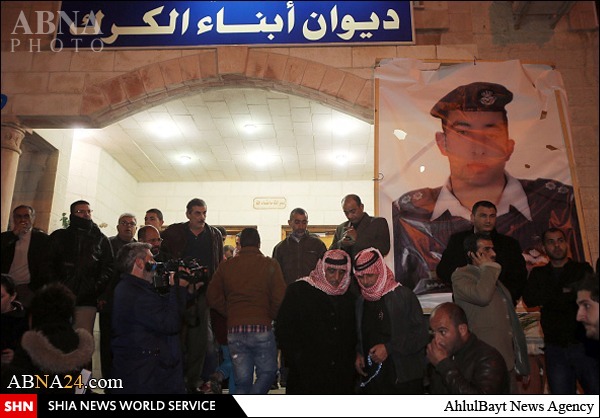 تجمع اردنی ها پس از اعدام هولناک معاذ الکساسبه + تصاویر