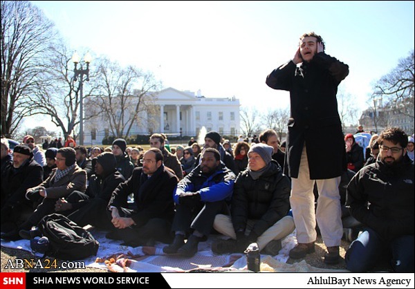 نماز مسلمانان مقابل کاخ سفید اوباما را به واکنش واداشت + تصاویر