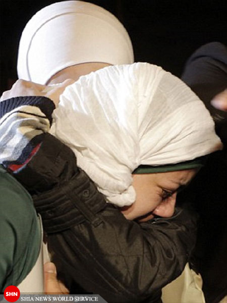 تصاویر/اشک شوق همسر خلبان اردنی اسیر داعش با شنیدن توافق اولیه برای نجات وی