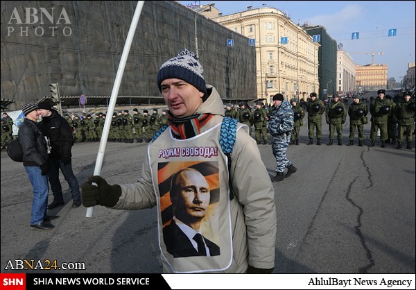 تظاهرات ضدآمریکایی ده‌ها هزار نفر از مردم روسیه + تصاویر