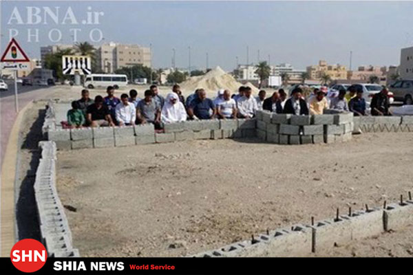 عکس/ برپایی نماز در مسجد ویران شده بحرین