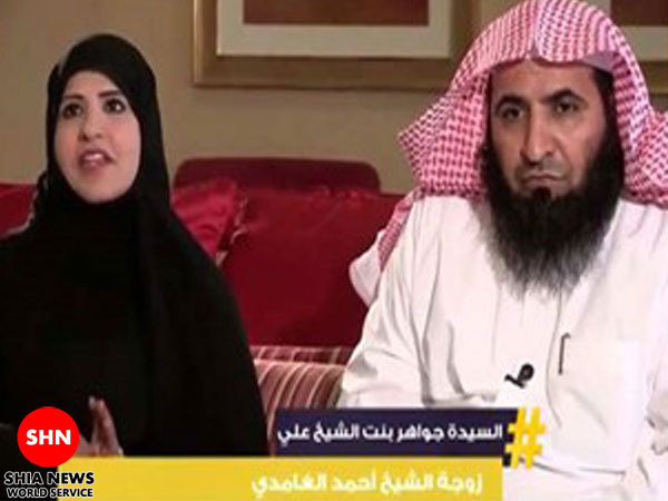 تصویر/حضور زن مفتی سعودی بدون روبنده در برنامه تلویزیونی برای وی دردسرساز شد