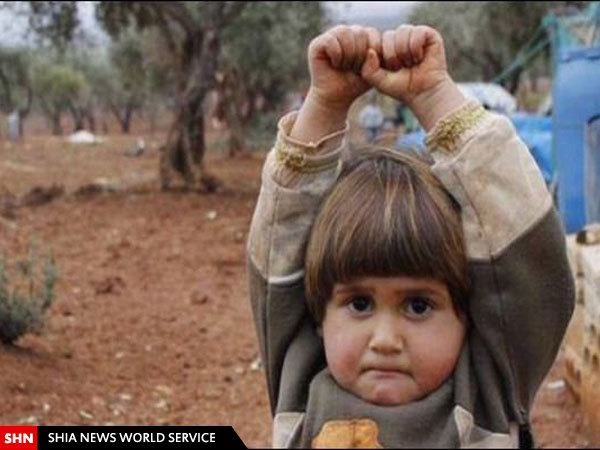 عکس جنجالی از تسلیم شدن دختر بچه سوری
