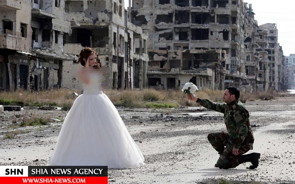 تصویر/ عروس و داماد وسط خرابه‌های جنگ