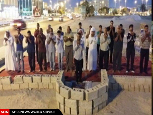 اقامه نماز جماعت در مساجد تخریب شده بحرین + تصاویر