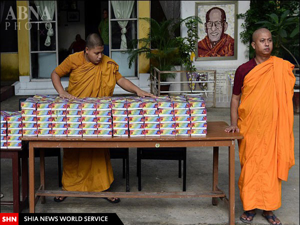 صومعه بودایی مسلمانان فقیر را افطار می‌دهد + تصاویر
