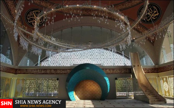 نخستین مسجد در جهان که یک زن آن را طراحی کرده است + تصاویر