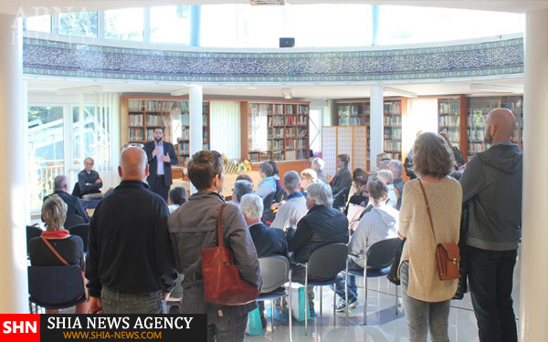 استقبال گسترده غیرمسلمانان از مراسم روز درهای باز مسجد امام علی(ع) + تصاویر