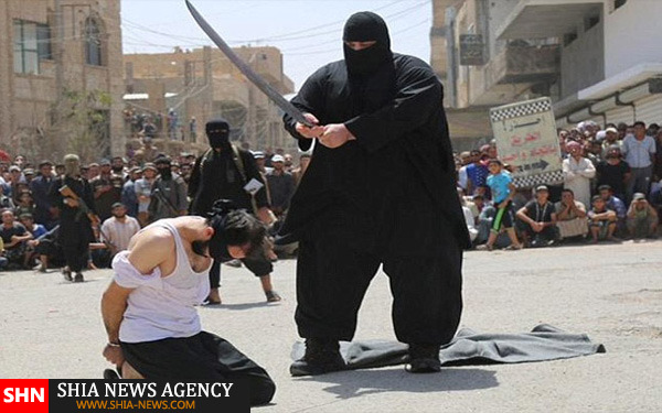 داعش با بولدوزر گردن می‌زند+ تصاویر