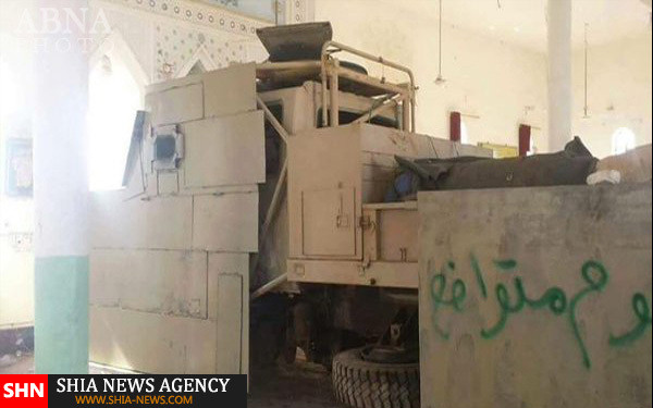 استقرار خودرو نظامی داعش در محراب مسجد! + تصاویر