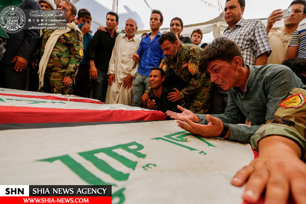 تصاویر تشییع شهدای مبارزه با داعش در حرم امام علی(ع)