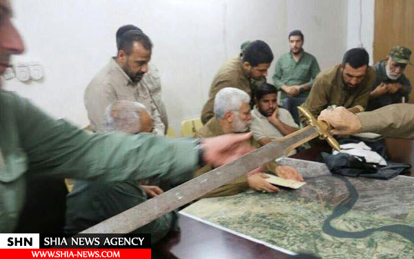 شمشیری که داعشی‌ها با آن گردن می‌زدند+ تصویر