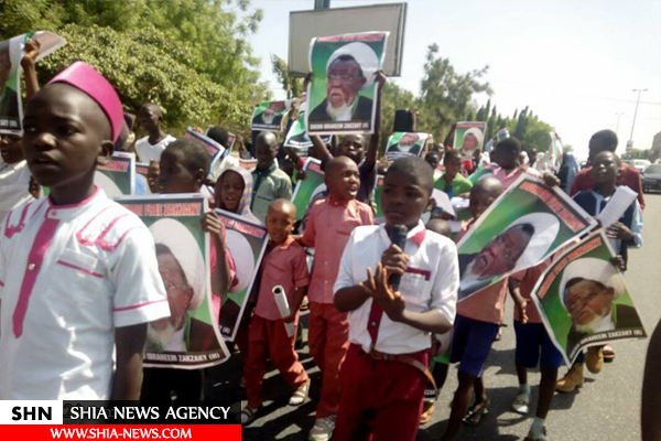 راهپیمایی دانش آموزان شیعه نیجریه در اعلام همبستگی با شیخ زکزکی