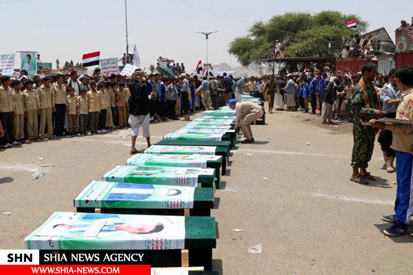 تصاویر تشییع جنازه کودکان یمنی قربانی جنگ