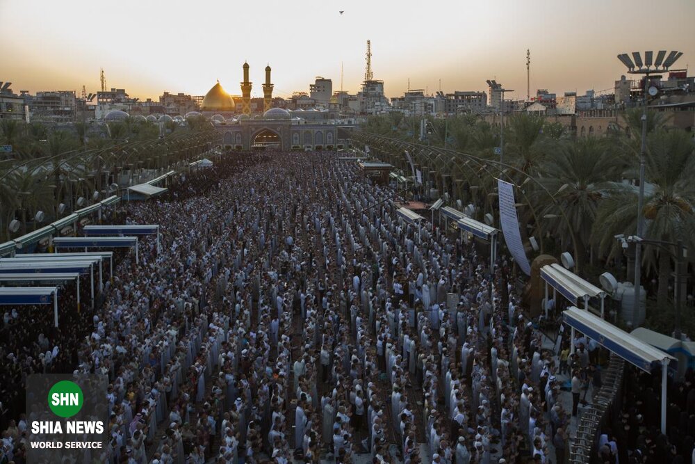 حضور میلیونی زائران در نماز عید قربان کربلا