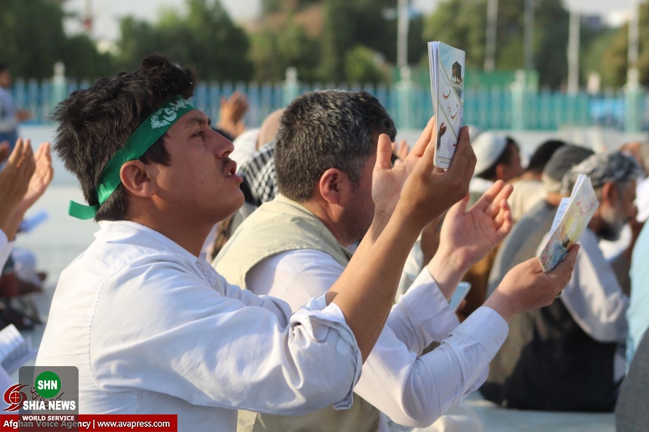 برگزاری دعای ندبه به مناسبت فرا رسیدن عید غدیر در صحن روضه شریف در مزارشریف
