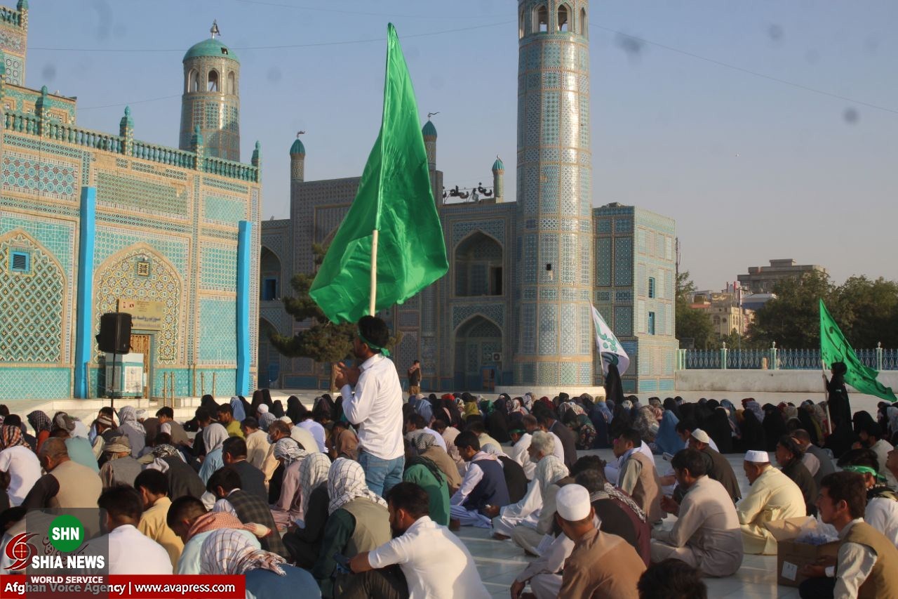 برگزاری دعای ندبه به مناسبت فرا رسیدن عید غدیر در صحن روضه شریف در مزارشریف