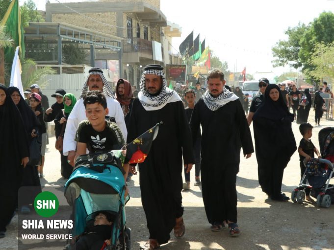 راهپیمایی زائران اربعین از نجف اشرف به سمت کربلای معلی