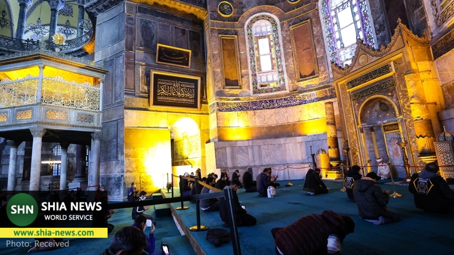 اهدای تابلو قرآنی از سوی اردوغان به مسجد ایاصوفیه + تصاویر