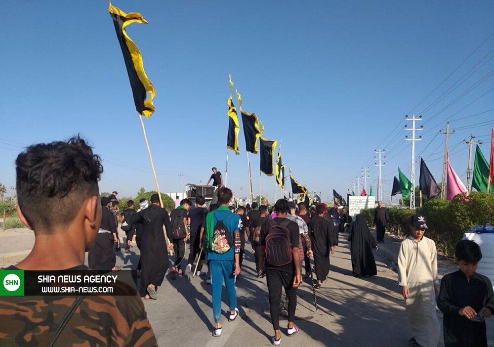 تصاویر/ پیاده روی زائران حسینی در مسیر کربلا