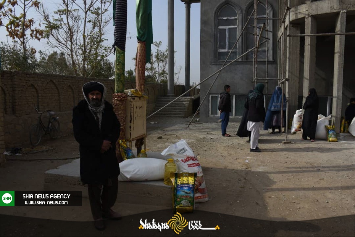 توزیع کمک‌های بنیاد خیریه آیت الله فیاض به نیازمندان در مزارشریف + تصاویر