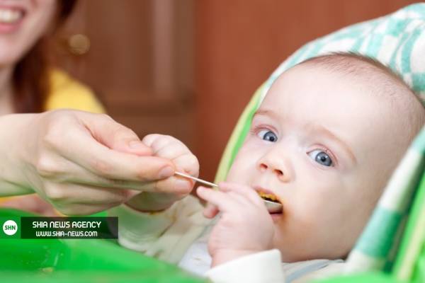 شروع غذای کمکی کودک دقیقا از کی و چطور؟
