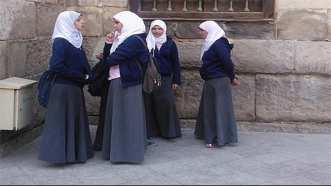 شورای دیانت اسلامی فرانسه: ممنوعیت پوشش عبا در مدارس تصمیمی ظالمانه است