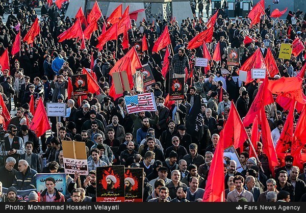 بالصور.. تظاهرات طلابية بوسط طهران الاثنين احتجاجا على جريمة اعدام الشيخ النمر
