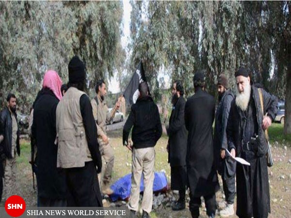 تصاویر/سنگسار یک زن توسط داعش در استان نینوای عراق تصاویر/سنگسار یک زن توسط داعش در استان نینوای عراق
