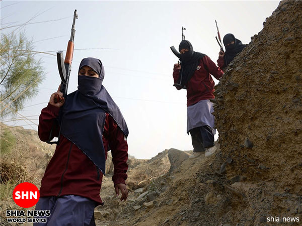 تصاویر/ آموزش زنان پاکستان برای مبارزه با طالبان