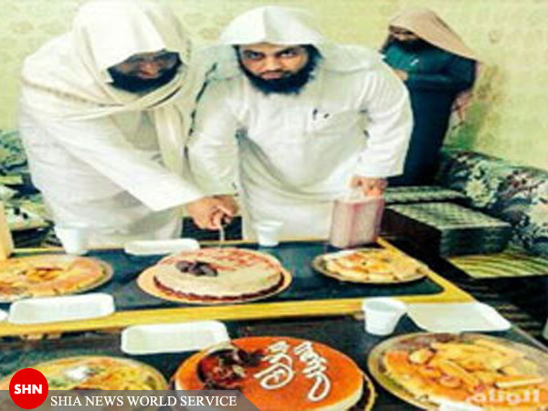 جشن و شادی وهابیون در پی عزل رئیس هیأت امر به معروف و نهی از منکر سعودی+تصاویر