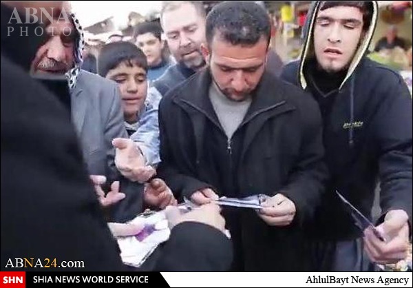 داعش سوزاندن خلبان اردنی را به نمایش عمومی گذاشت و سی‌دی‌های آن به صورت رایگان بین مردم توزیع کرد +تصاویر