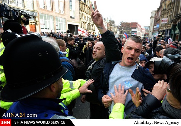 اولین تظاهرات ضد اسلامی در انگلیس  +تصاویر