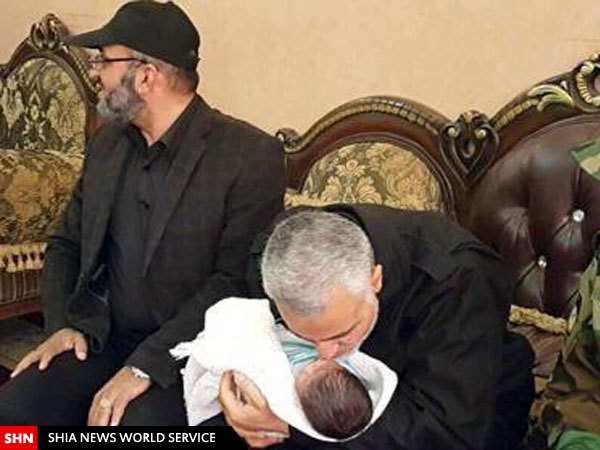 تصویر/ آغوش سردار سلیمانی به جای آغوش پدر