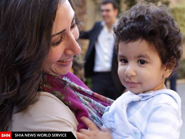 تصاویر/ «مادر گزارشگر به همراه کودکش» در صدر شبکه های اجتماعی