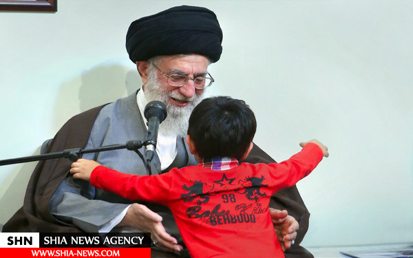 دیدار خانواده شهدای مدافع حرم با رهبری + تصاویر
