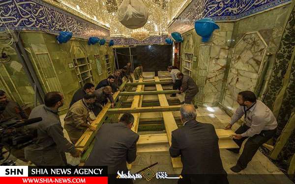 تصاویر کم نظیر از مراحل تغییر ضریح مطهر حضرت عباس (ع) تصاویر کم نظیر از مراحل تغییر ضریح مطهر حضرت عباس (ع)