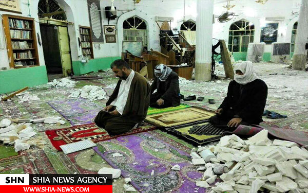 نماز جماعت در محل وقوع حمله انتحاری+تصاویر(+18)