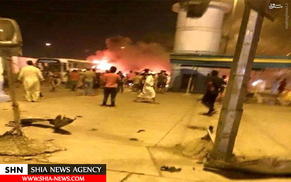 نماز جماعت در محل وقوع حمله انتحاری+تصاویر(+18)