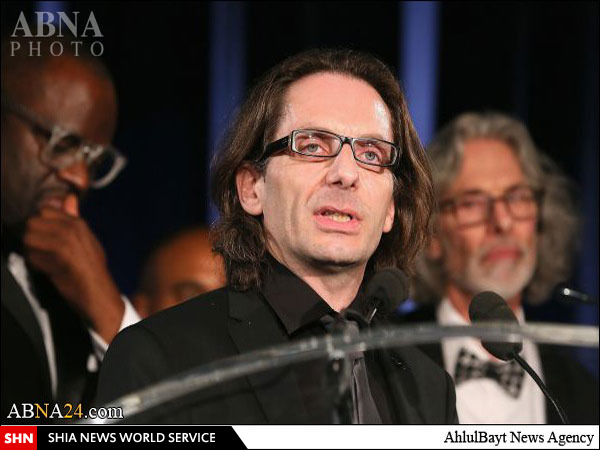 نشریه موهن به ساحت پیامبر از آمریکایی‌ها جایزه گرفت + تصاویر