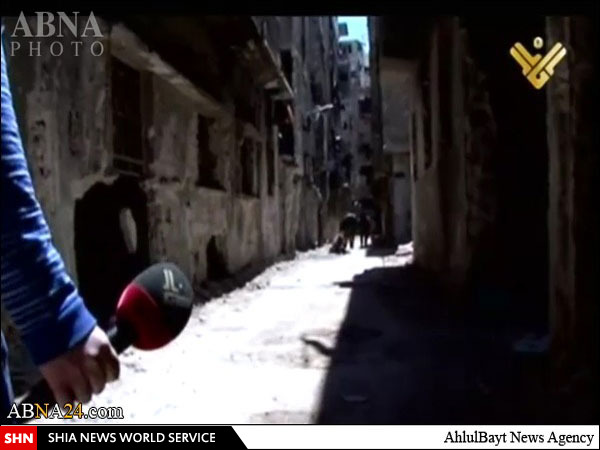 تصاویر/ خبرنگار المنار چگونه وارد یرموک شد؟ تکذیب سیطره داعش بر میدان الریجه