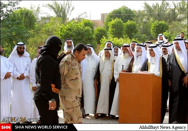 قربانی کردن نظامی کُرد در مراسم بیعت عشایر فلوجه‌ با داعش + تصاویر