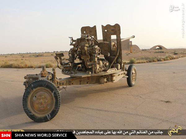 تصاویر/ غنائم داعش از پایگاه ارتش سوریه در تدمر