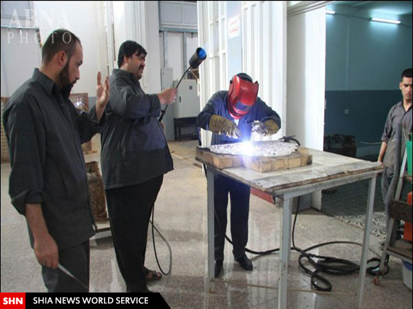 انجام مراحل پایانی ساخت درب ضریح جدید حرم حضرت عباس(ع) / تصاویر