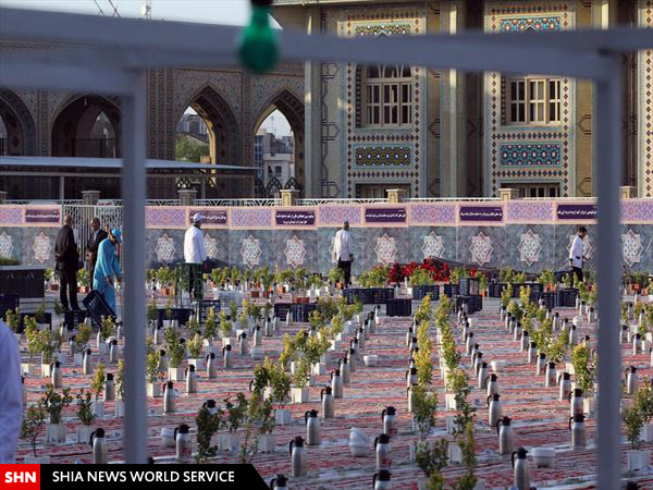 تصاویر بزرگترین سفره افطاری جهان اسلام در حرم رضوی تصاویر بزرگترین سفره افطاری جهان اسلام در حرم رضوی