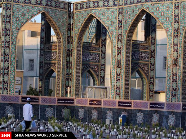 تصاویر بزرگترین سفره افطاری جهان اسلام در حرم رضوی تصاویر بزرگترین سفره افطاری جهان اسلام در حرم رضوی