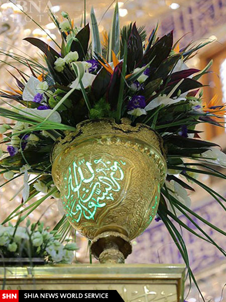 گل‌آرایی ضریح حرم مطهر امام حسین(ع) + تصاویر